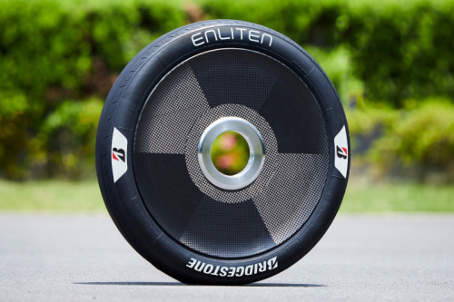 Reifen mit Enliten Technologien für die Bridgestone World Solar Challenge 2025
