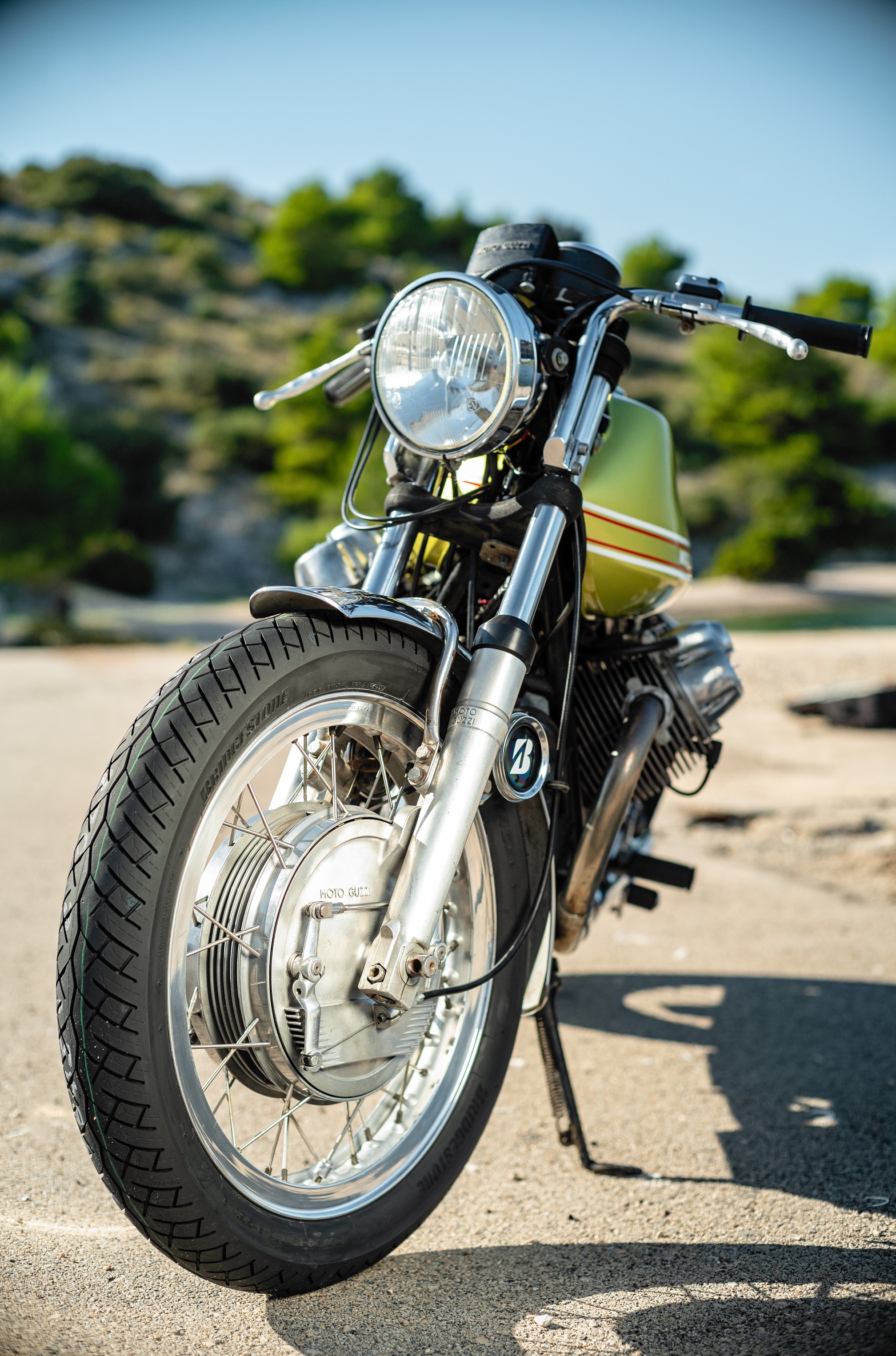 Bridgestone erweitert das Line-up des Touring-Reifens Battlax BT 46 um ...