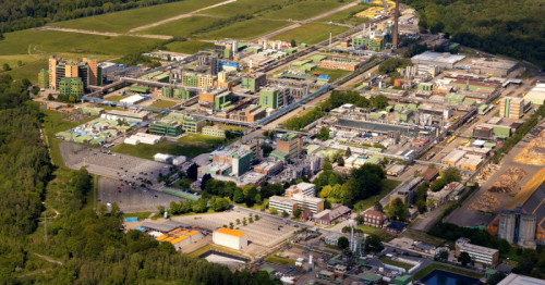 Übung der Freiwilligen Feuerwehr Unna bei Bayer in Bergkamen