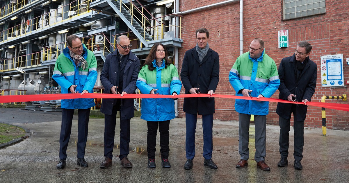 NRWMinisterpräsident Wüst besucht den BayerStandort Dormagen