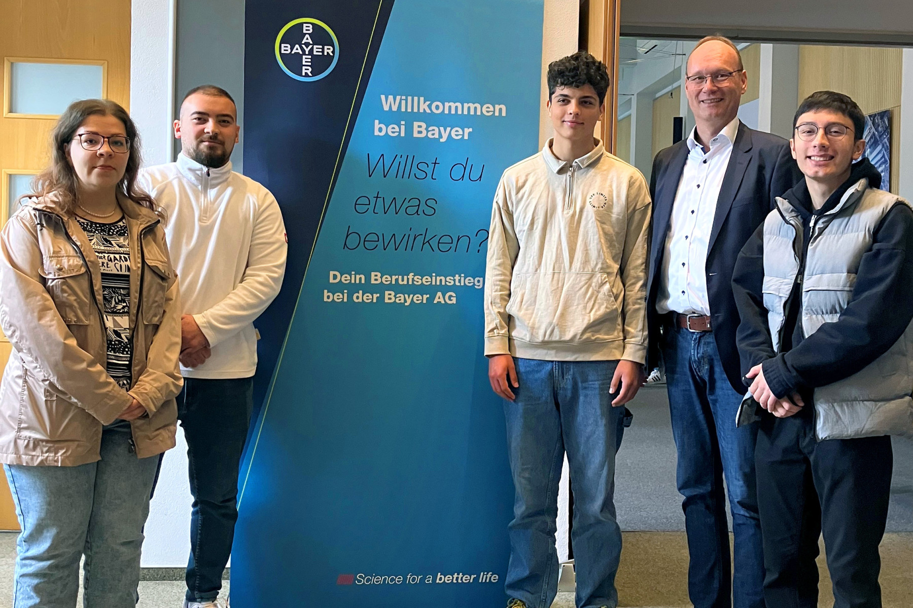 50 Auszubildende starten bei Bayer am Standort Bergkamen ins Berufsleben
