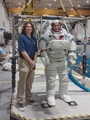 6 x NASA intern Sophia Goings