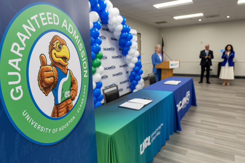 uhcl-guaranteed-admission-signing-ceremony