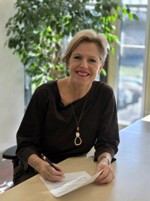 Dorine Manson pledge