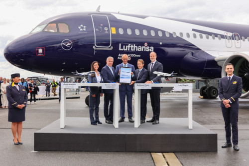 Airbus ve Lufthansa Grubu, 50 yıllık ortaklıklarını kutluyor ve stratejik işbirliklerini genişletme konusunda anlaşma sağlıyor.