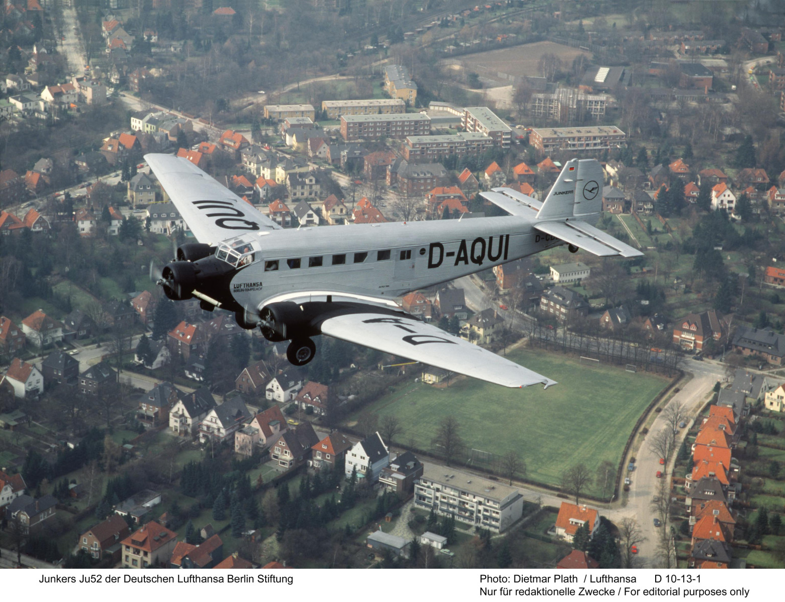 Historic Ju 52 on its way to the Lufthansa Group Conference and