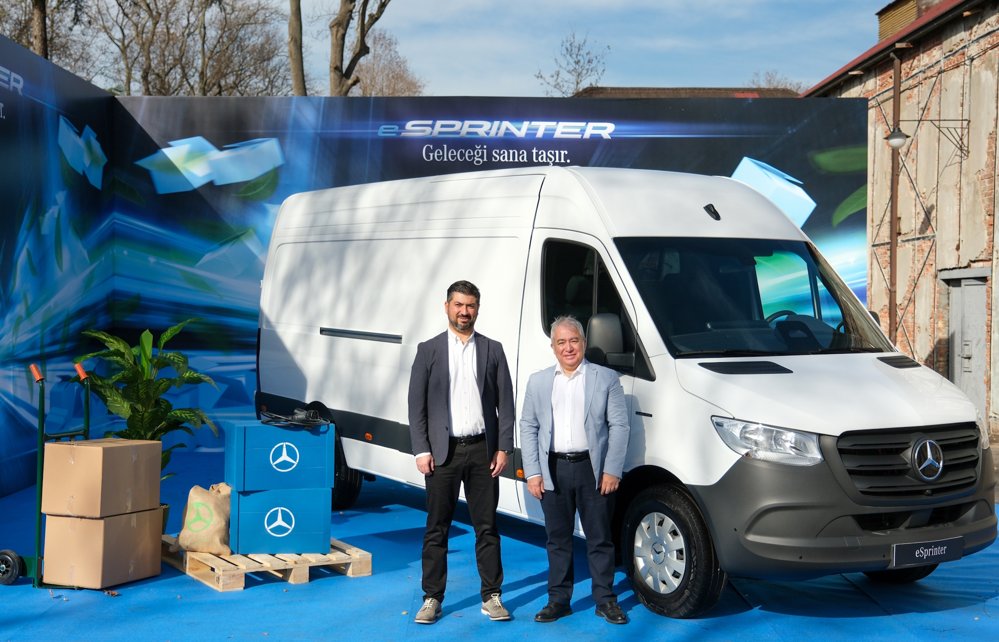 Yeni eSprinter ile Mercedes-Benz Hafif Ticari Araçlar’da Elektrikli ...