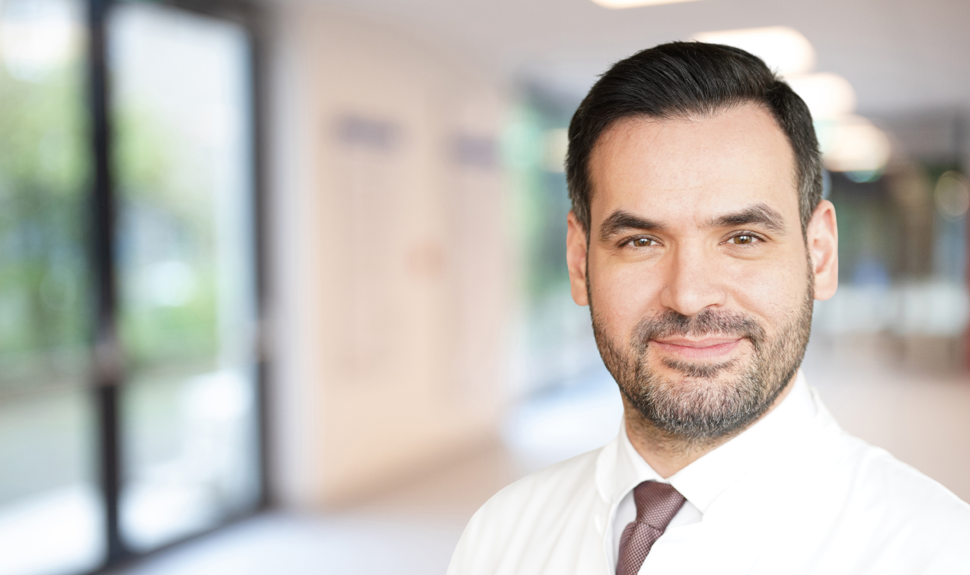 Sana Krankenhaus Benrath begr&uuml;&szlig;t Markos Botsaris zur&uuml;ck im Team