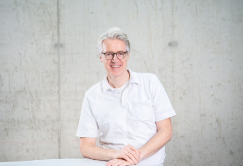 Dr. Georg Hillebrand