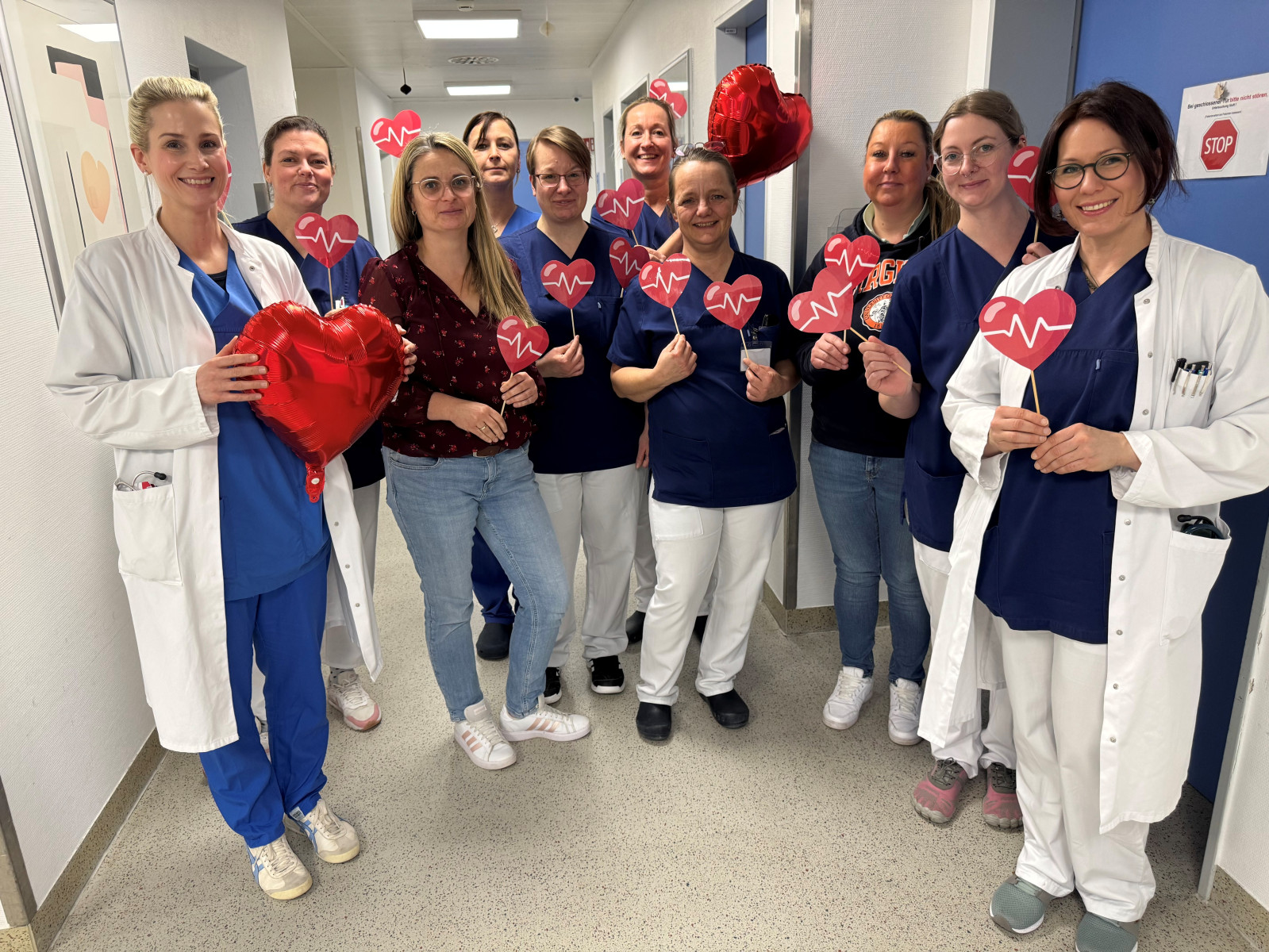 Sana Kliniken L&uuml;beck unterst&uuml;tzen Wear Red Day