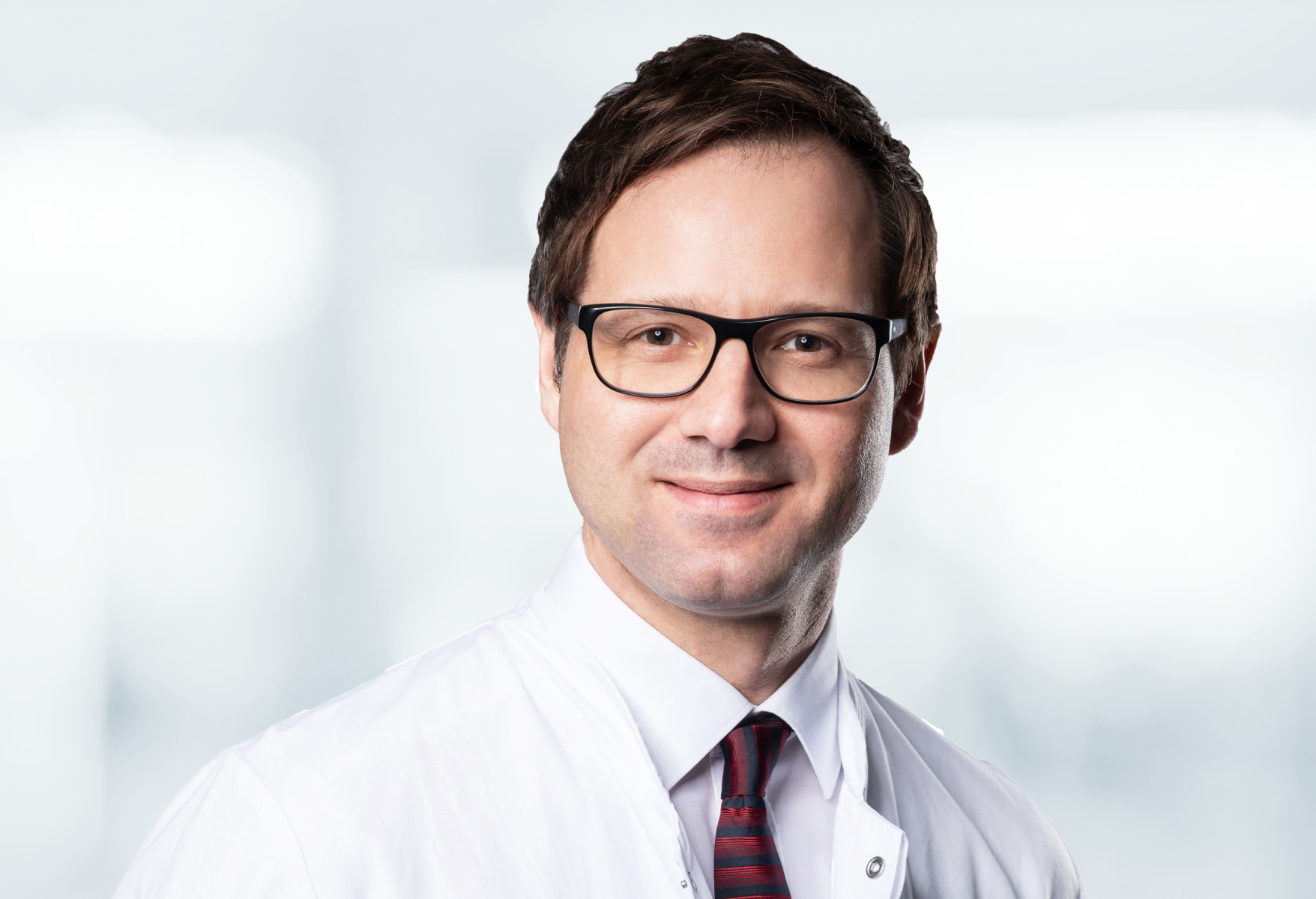 Dr. Med. Sebastian Schwindt Und Lydia Schneider Neuer Chefarzt der Anästhesie und Intensivmedizin am Biberacher Klinikum