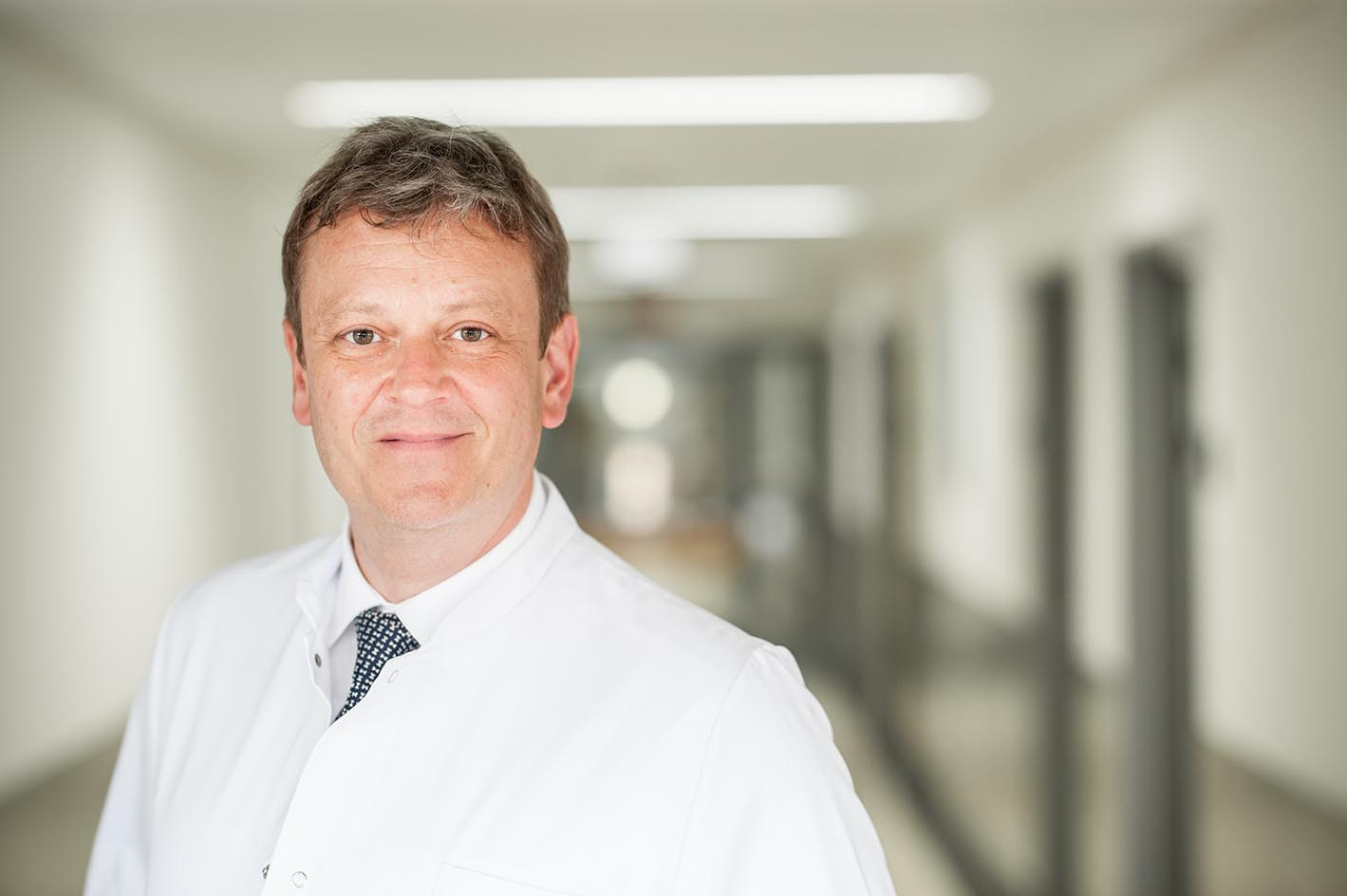 Dr. Peter Gabriel, Leiter der Rechtsmedizin der Sana Kliniken Duisburg
