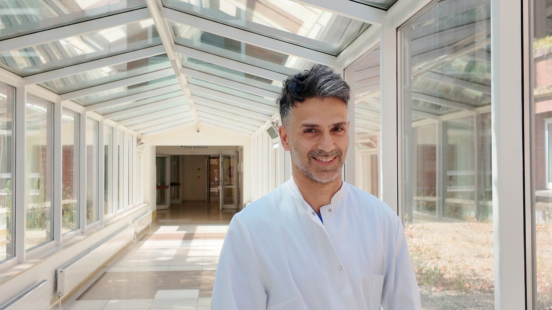 Dr. Akin Yildirim, Oberarzt der Klinik Pneumologie, Thorakale Onkologie und Beatmungsmedizin im Evangelischen Krankenhaus BETHESDA