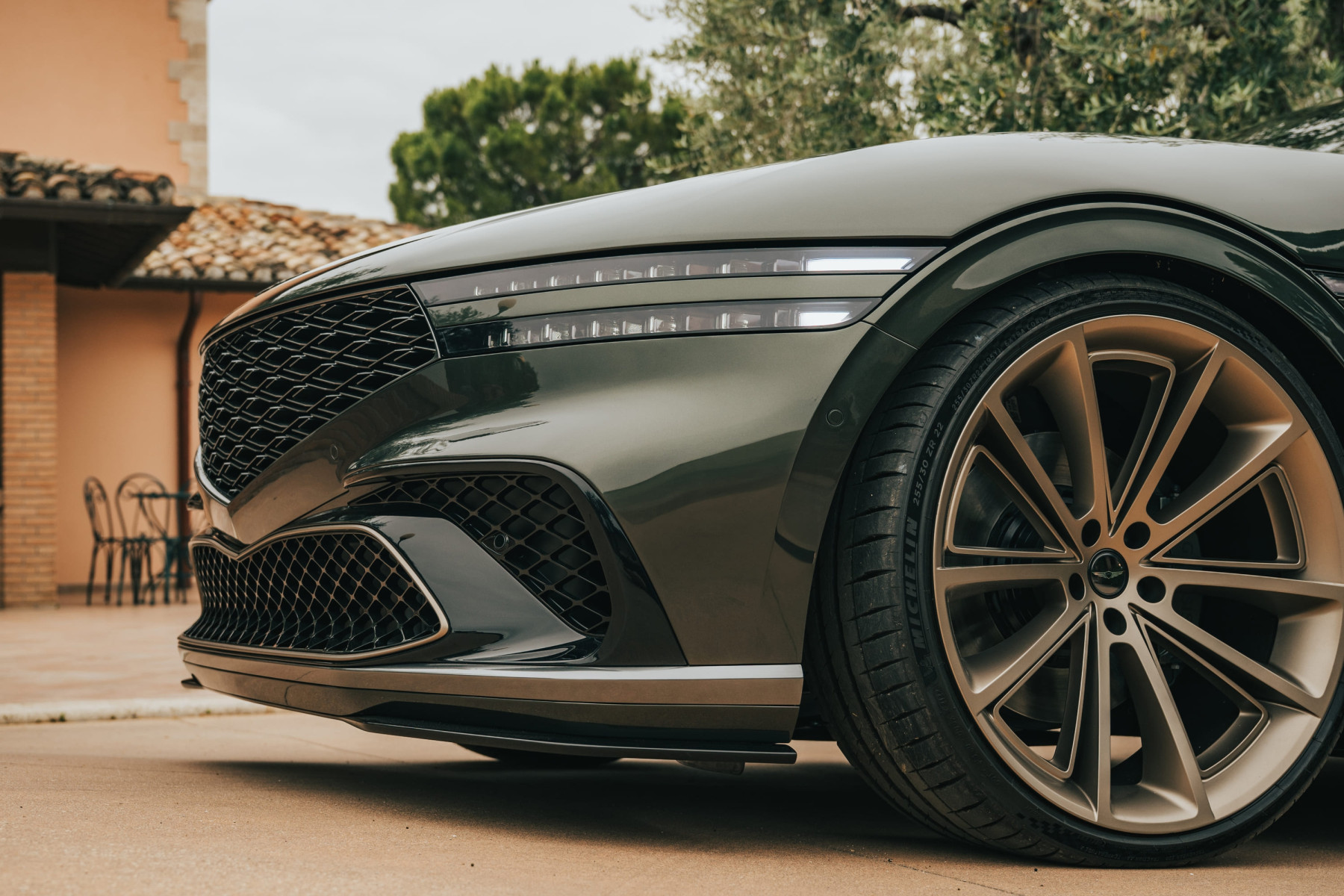 GENESIS RELEASES NEW VISUALS OF X GRAN COUPE CONCEPT IN SCENIC ITALY