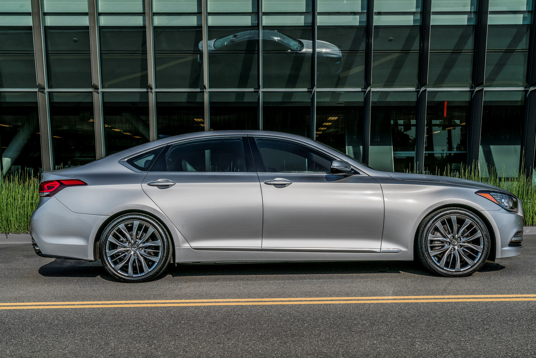 GENESIS ANNOUNCES PRICING FOR 2017 GENESIS G80 MID-LUXURY SEDAN