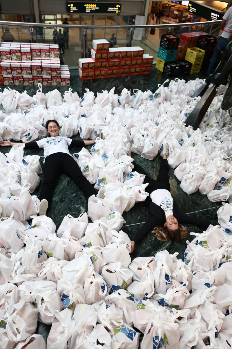 YVR and Quest Outreach Society prepare 1500 hampers during 13th Annual ...