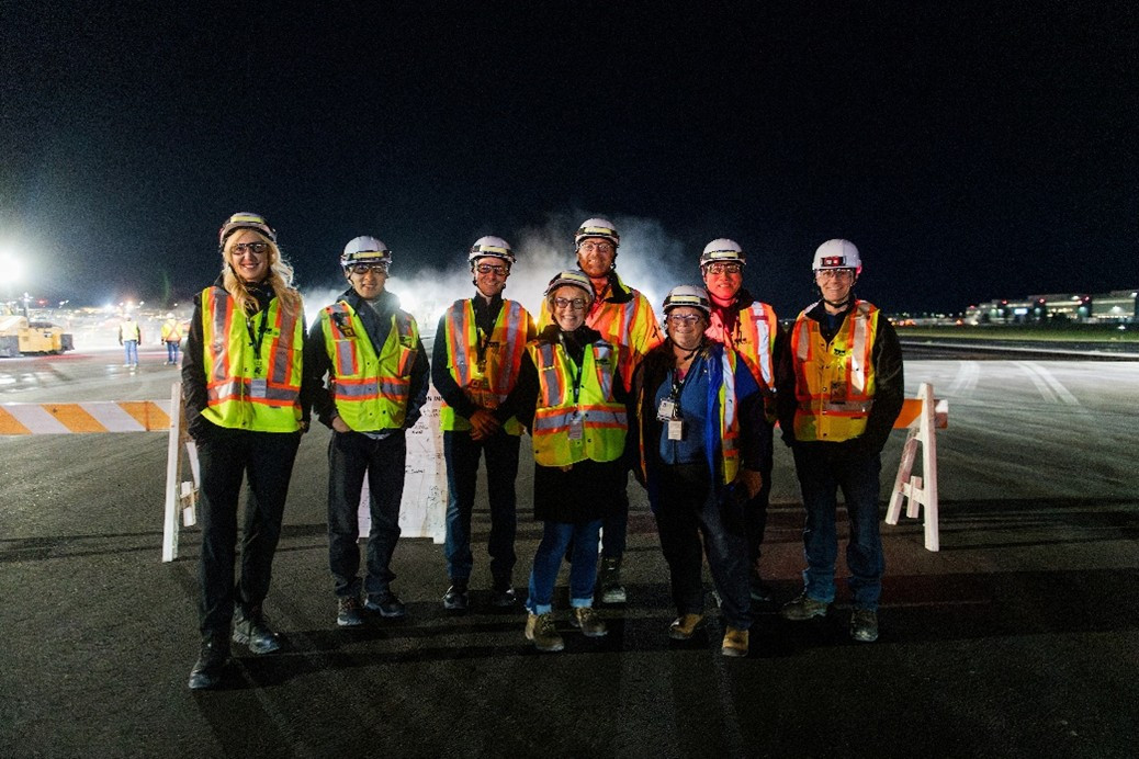 Board tour group picture