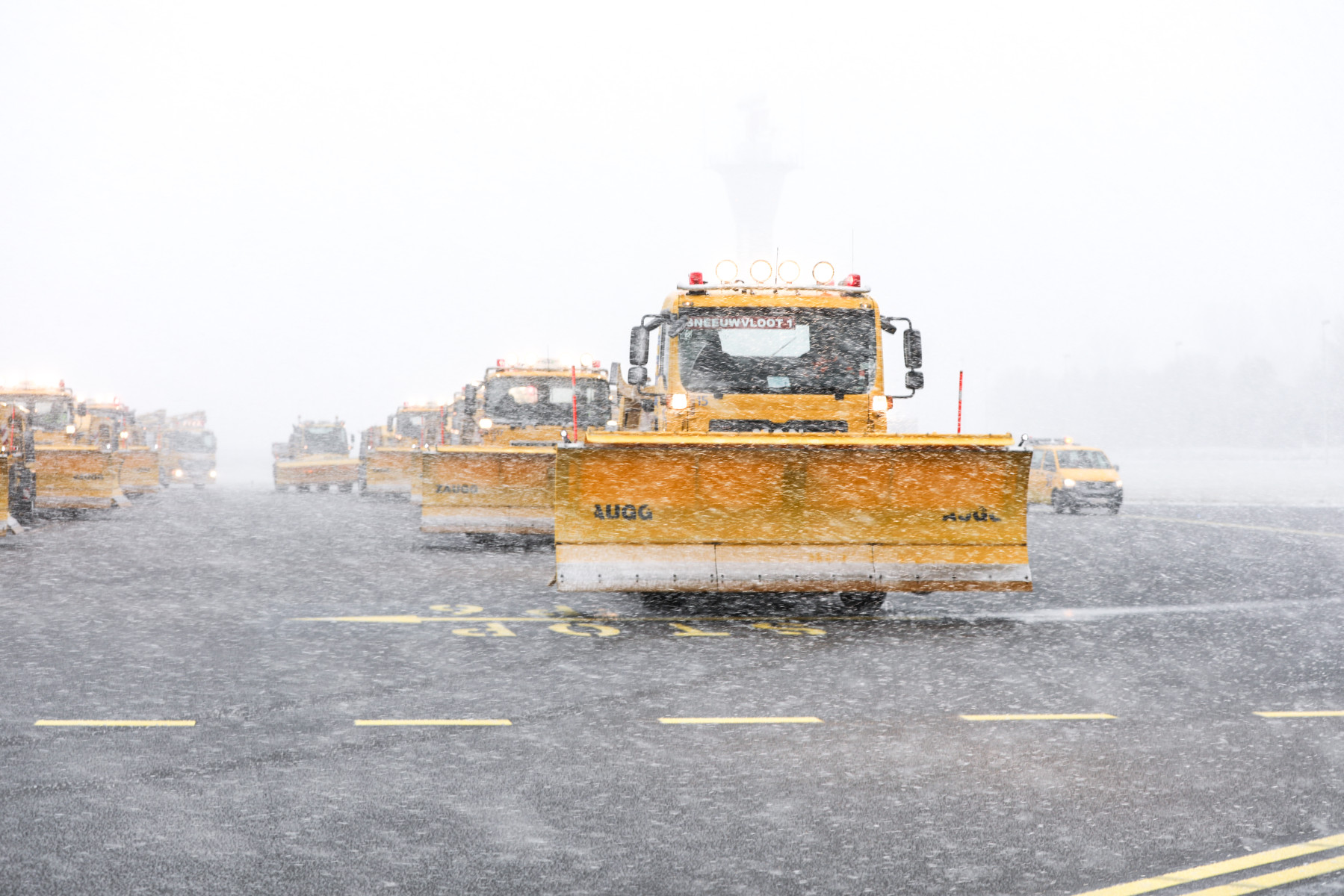 Winterweer verstoort vliegverkeer op Schiphol