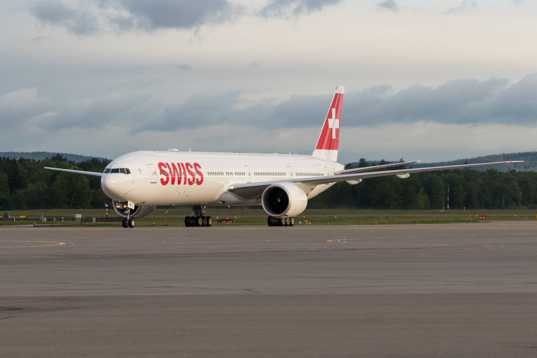 SWISS reports an operating result of CHF 411 million for the first nine months