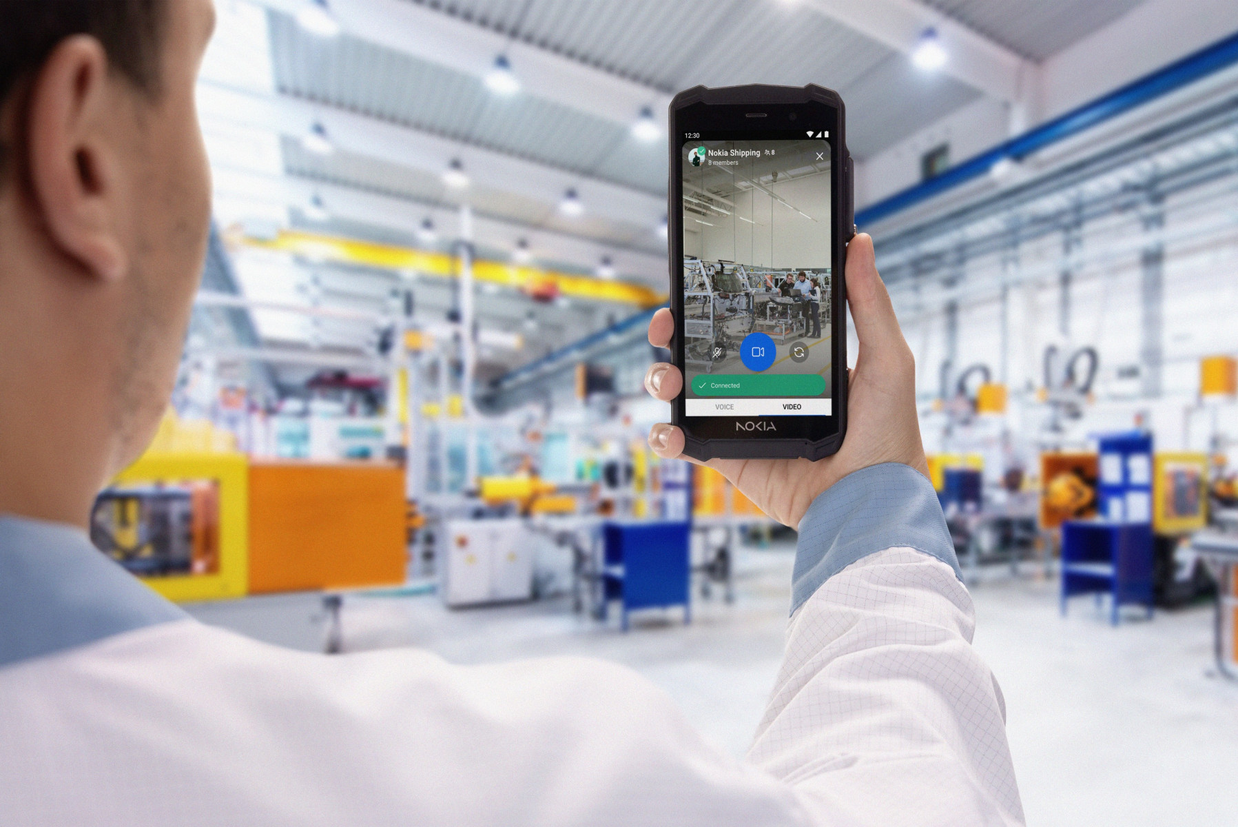 Nhóm Nokia Comms push-to-video trên thiết bị cầm tay Nokia Industrial 5G bao phủ các dải tần trên toàn thế giới