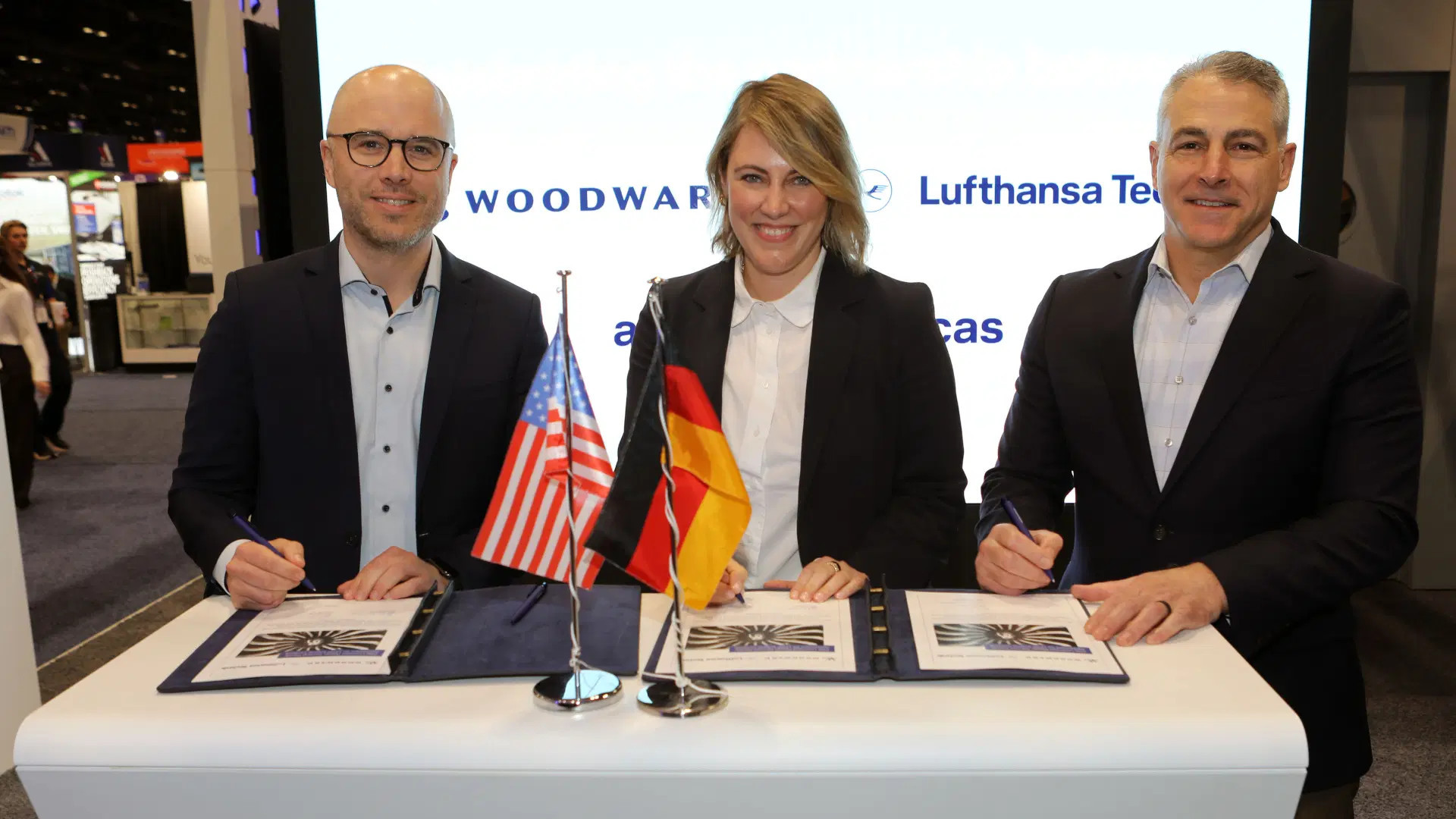 240422_PR-Image_Woodward-LHT-Signing_MRO-Americas_FullHD_Copyright_Woodward-Inc