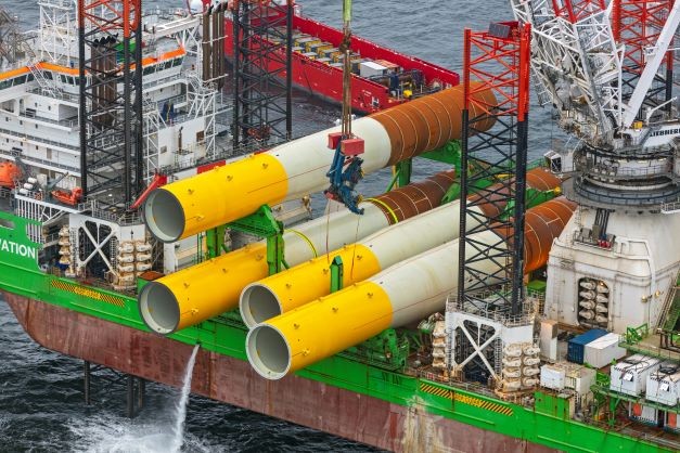 monopiles HKN op schip