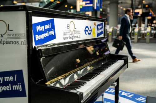 Stationspiano keert terug op Almere Centraal