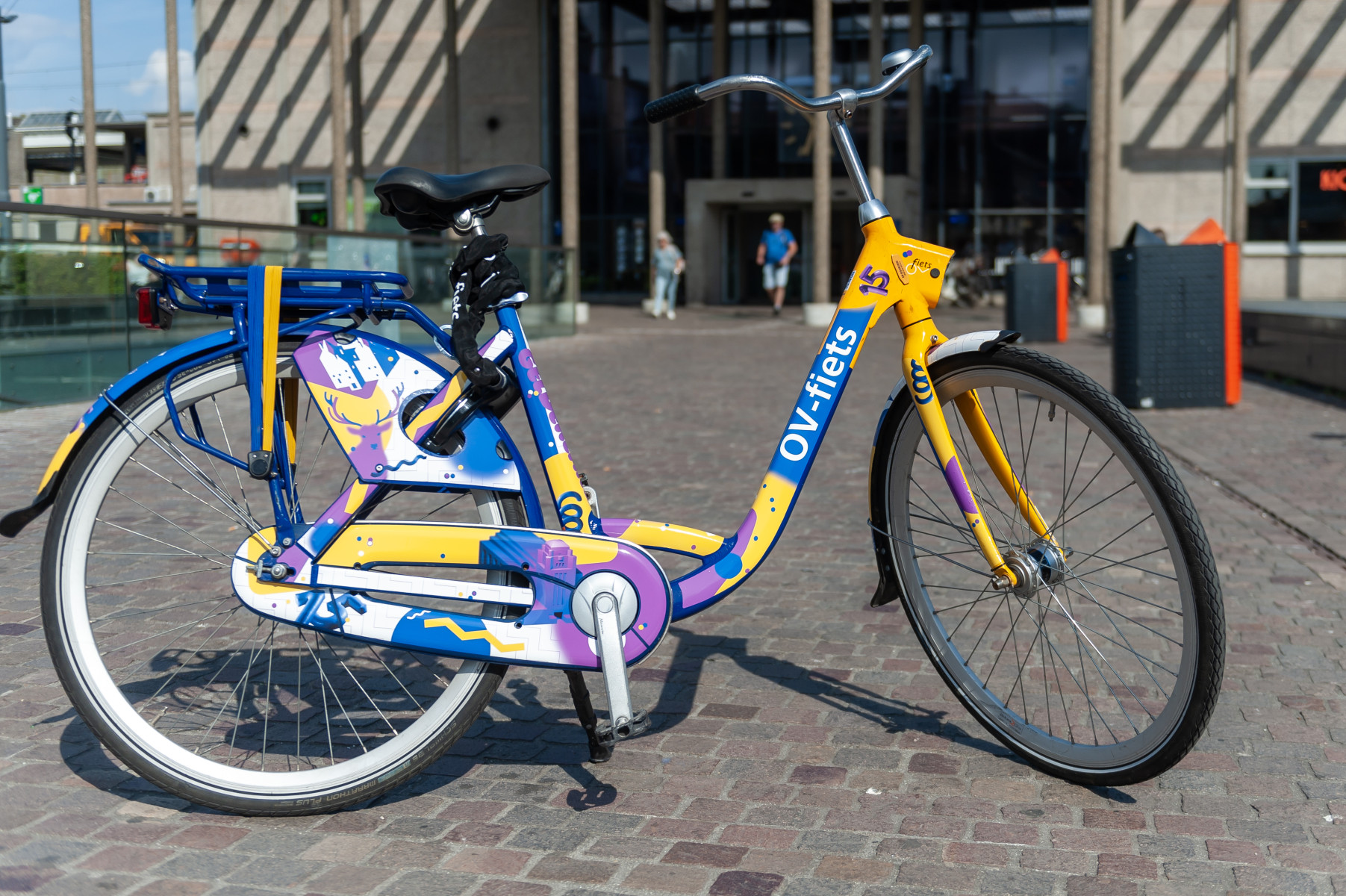 Slot Loevestein en Radio Kootwijk te bewonderen op Gelderse OV-feestfiets