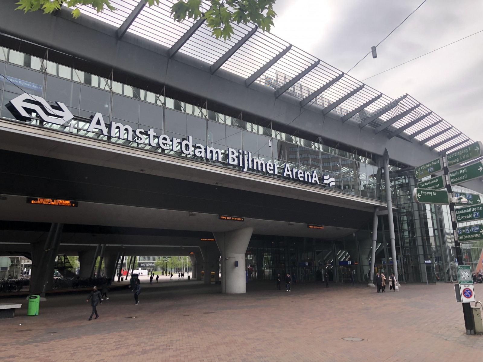 Toegang station Bijlmer ArenA aangepast voor halve finale Ajax