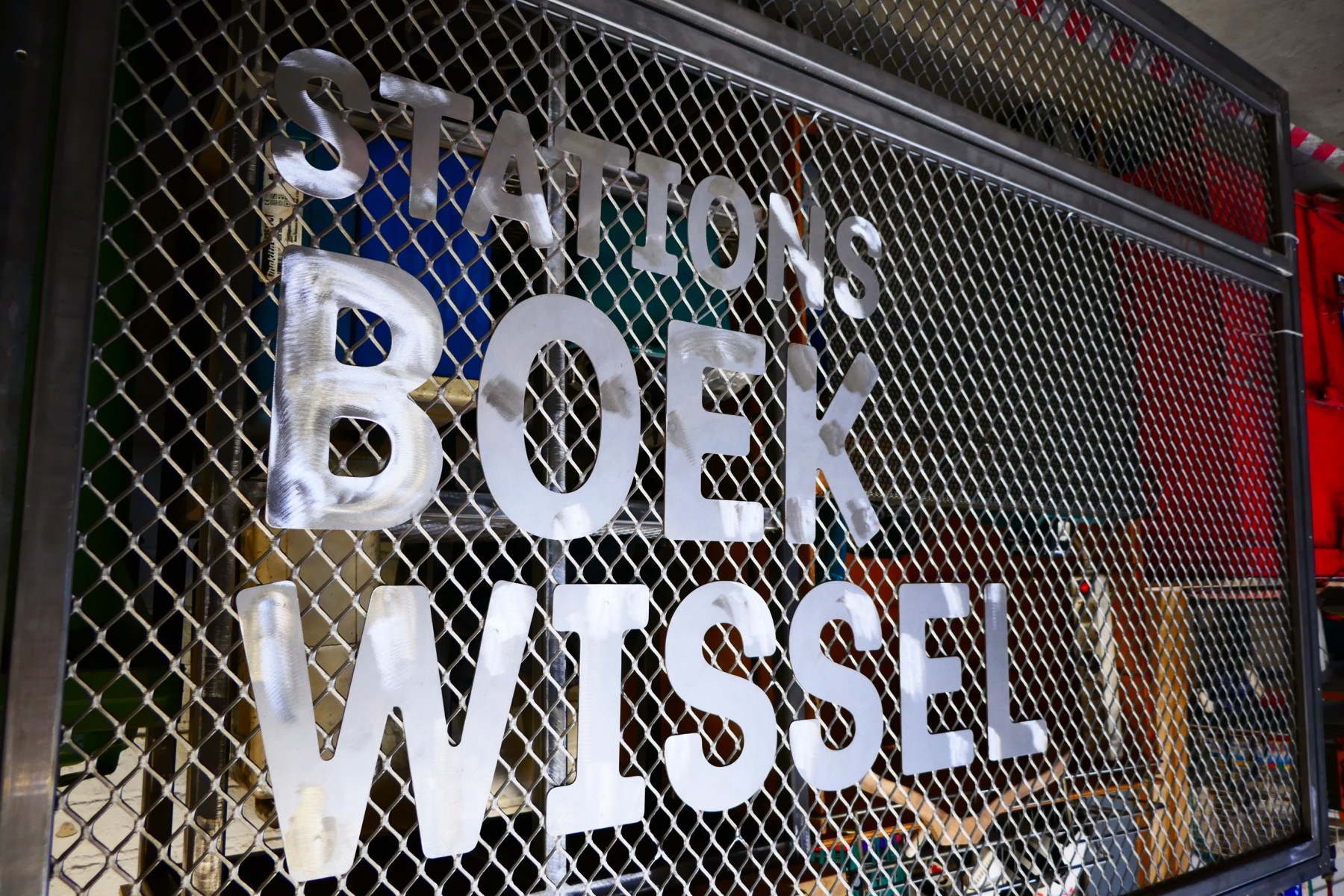 De nieuwe StationsBoekWissel in aanbouw