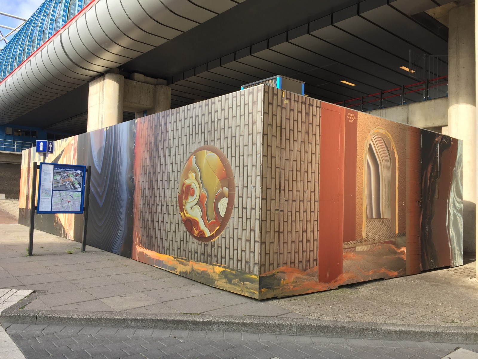 Play Station Sloterdijk start op het station