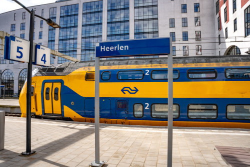 Reis met 50% korting met de trein tijdens wegafsluiting van de A2 in Limburg
