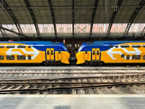Terugblik op 2025: reiziger is vaker op tijd, slechte conditie spoor zorgelijk