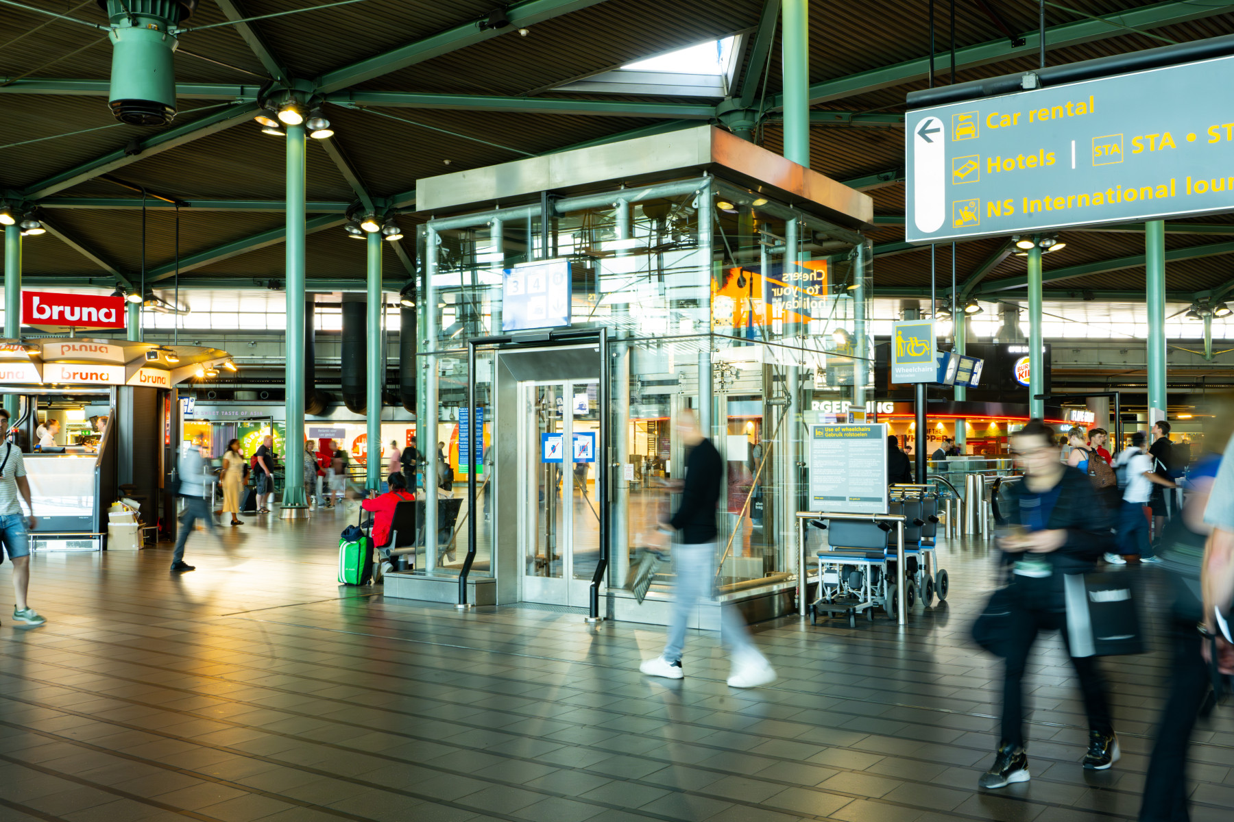 MKS lift schiphol plaza