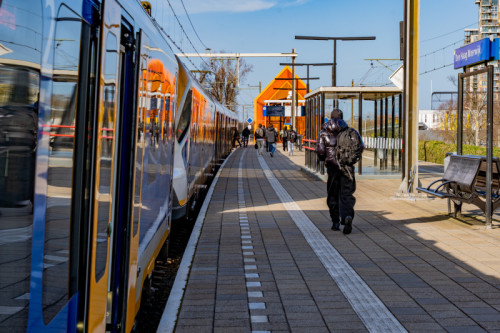 Flink meer reizigers op stations door nieuwe dienstregeling en woningbouw in de buurt