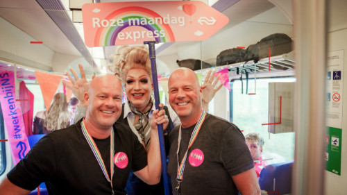 Roze Maandag Express rijdt XL naar Tilburg met 'Beauty corner'