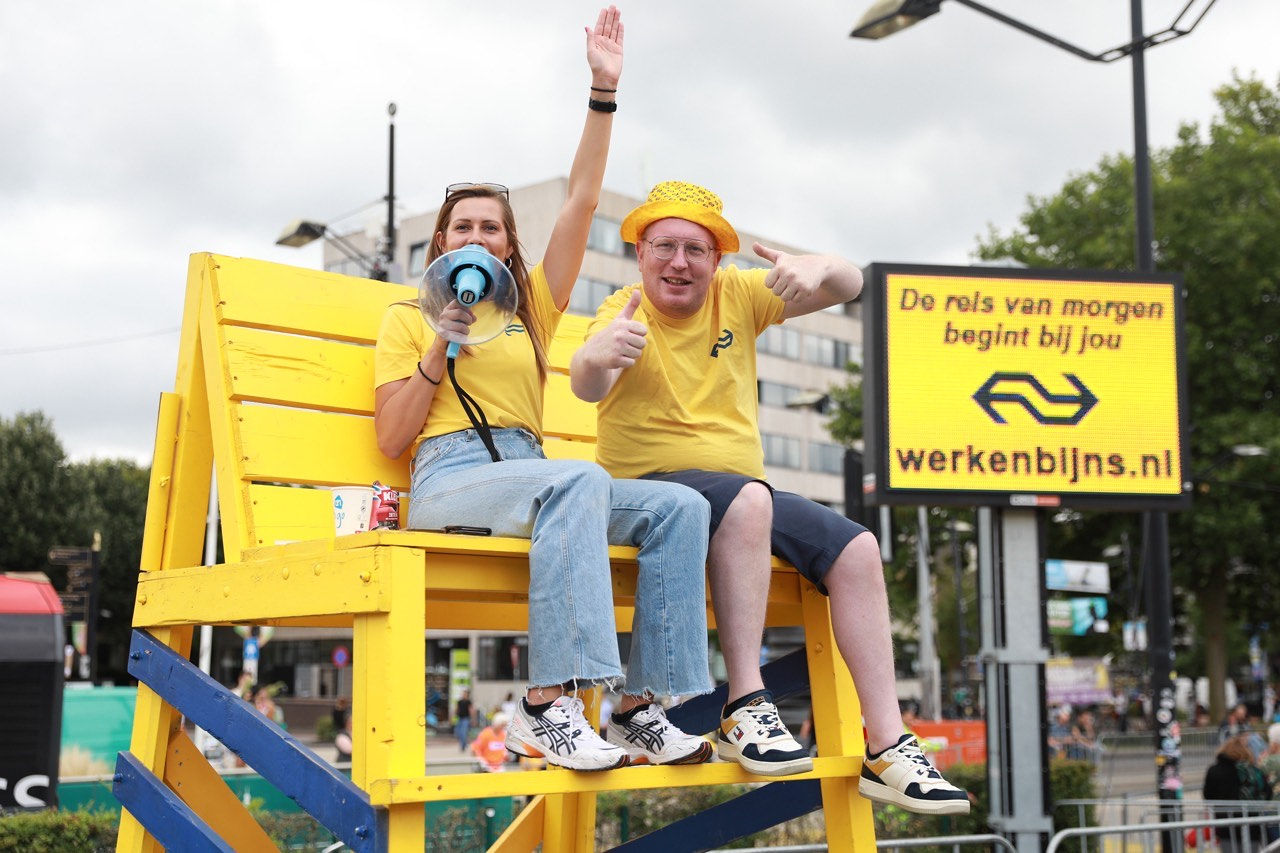 NS Brengt Je Naar De Nijmeegse Vierdaagse NS Brengt Je Naar De Nijmeegse Vierdaagse