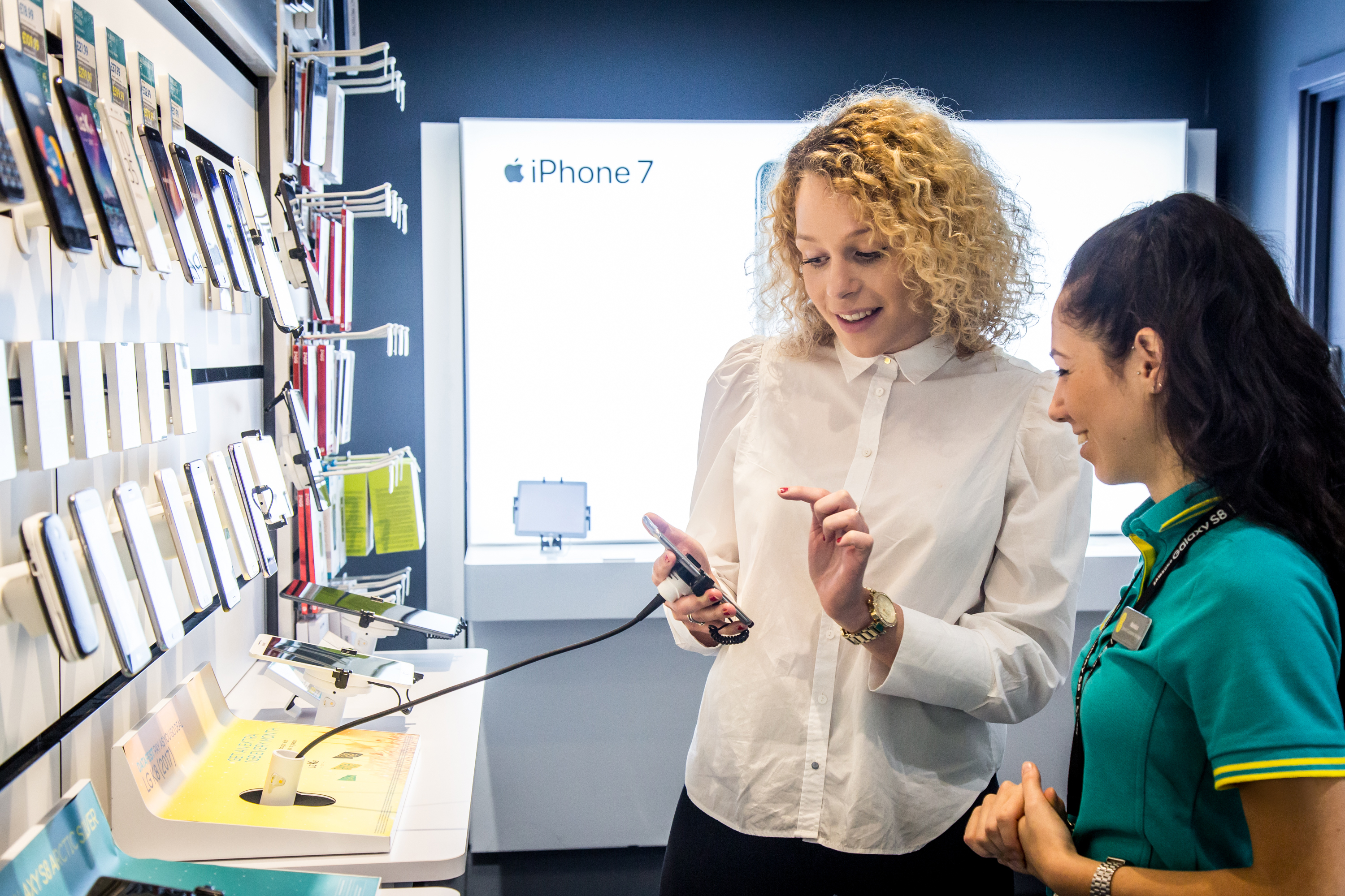EE brings personal service to more customers than ever with 100 new ...