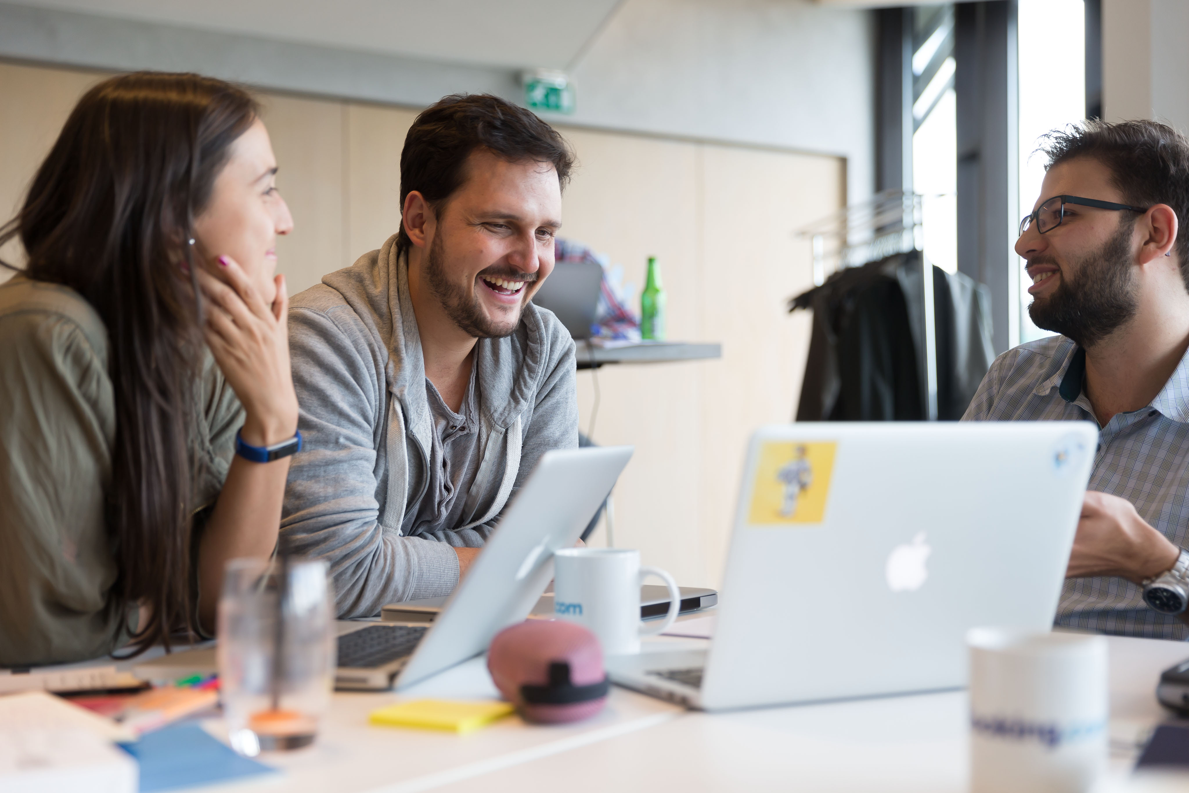 kondigt eerste Booking Cares Lab in Amsterdam aan in