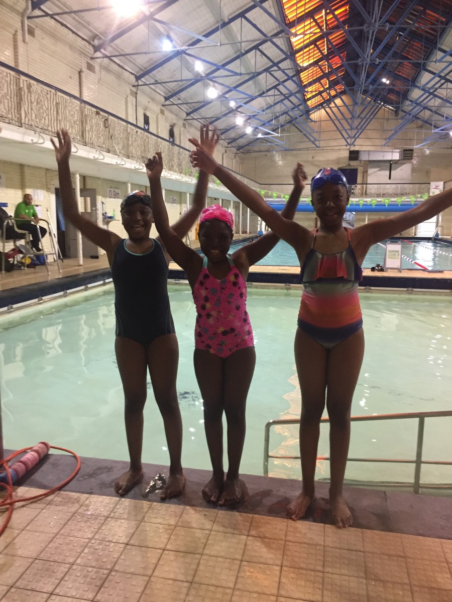 Hundreds dive into free swimming lessons in Hackney