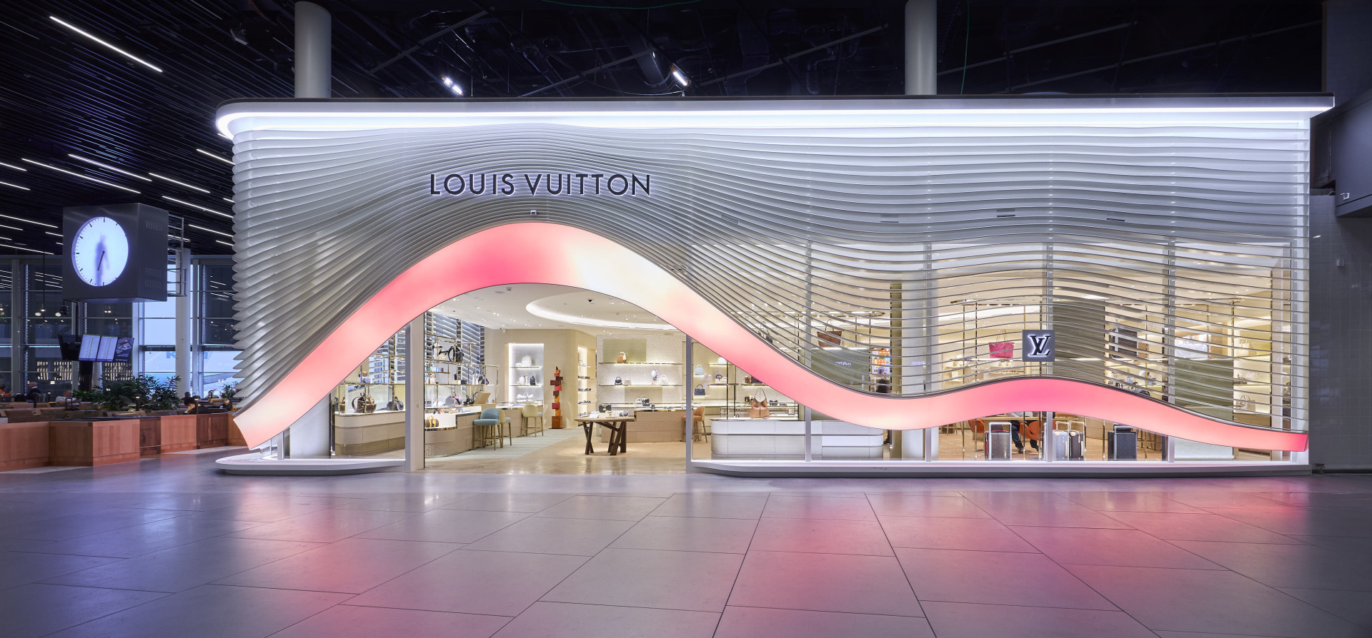 Schiphol opent eerste Louis Vuitton-winkel